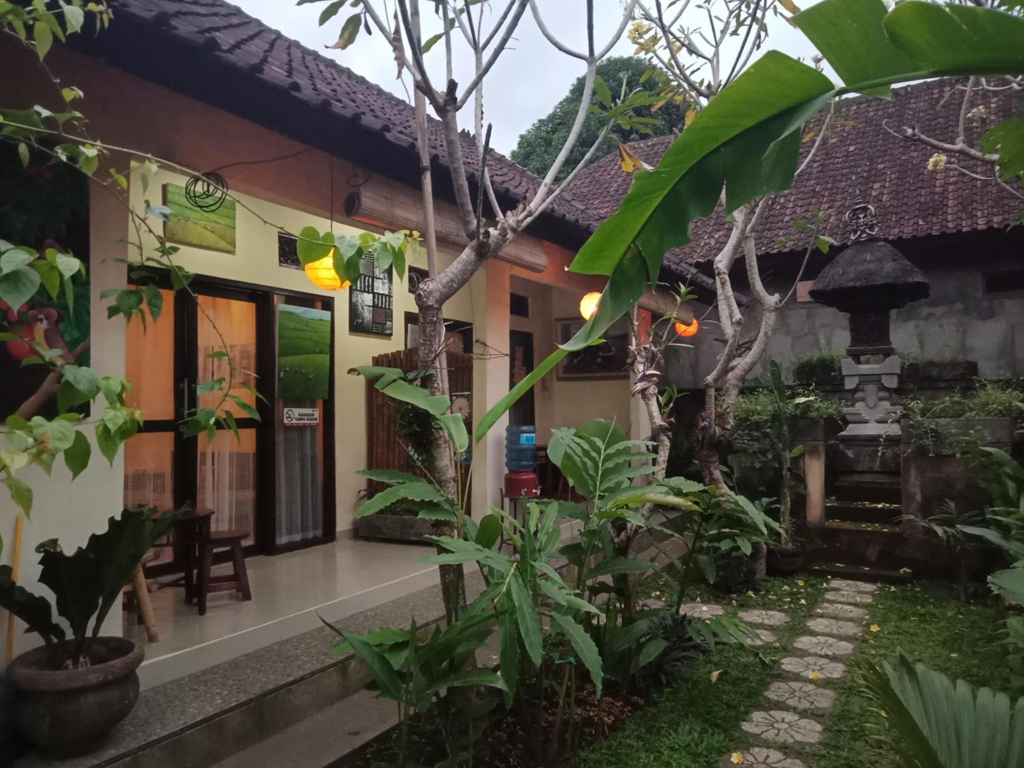 Lionk Bali House Bed & Breakfast Ubud  Exterior photo
