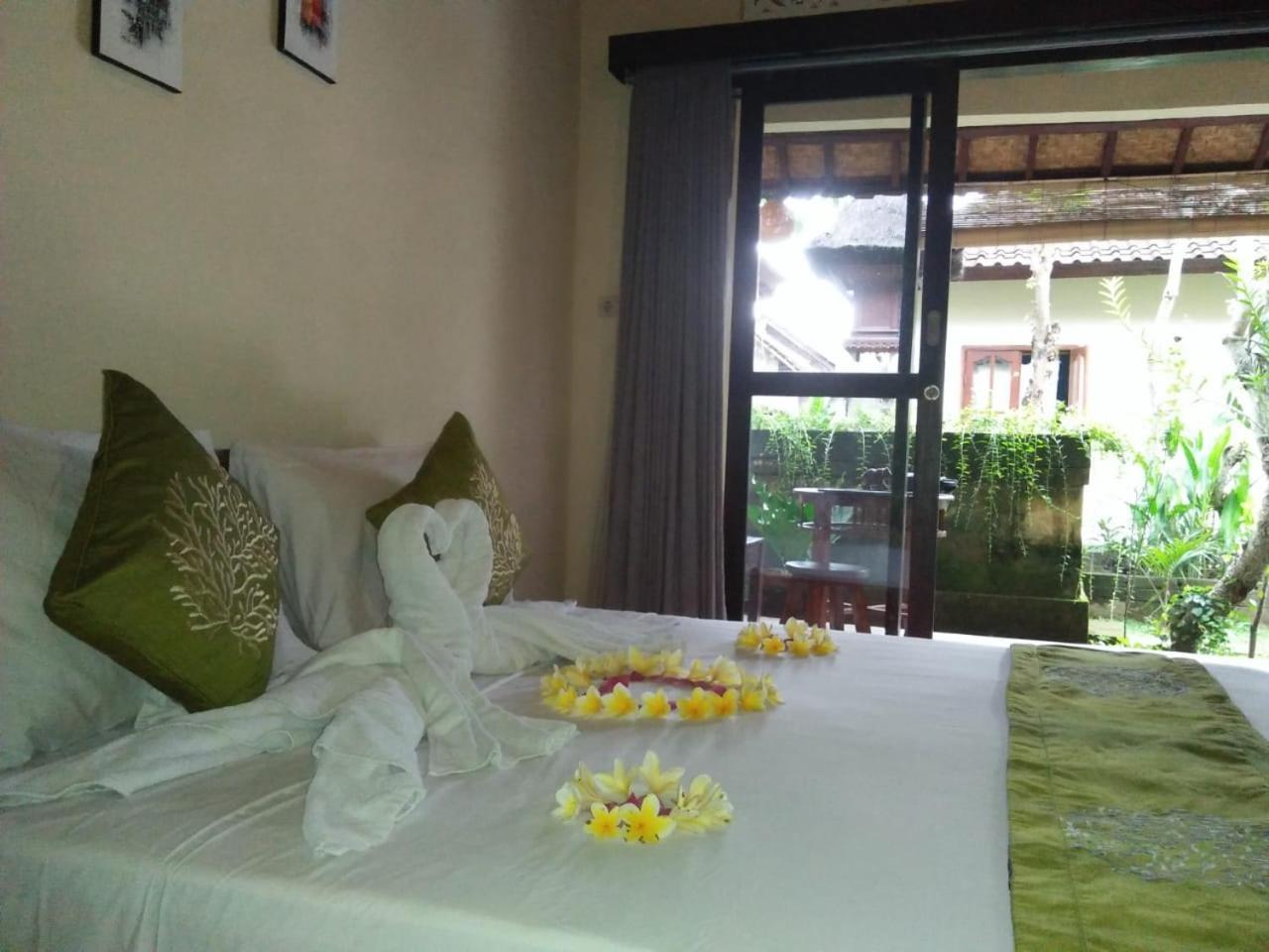 Lionk Bali House Bed & Breakfast Ubud  Exterior photo